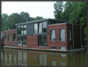 Отель Houseboat Vliegenbos  Амстердам